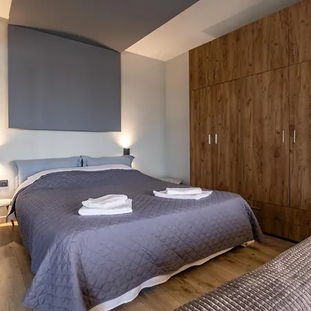 Sea View Apartment *